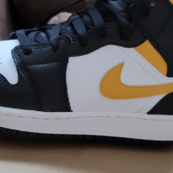 Air Jordan Mid GS - Brand New  Size 7Y - Picture 7 of 13